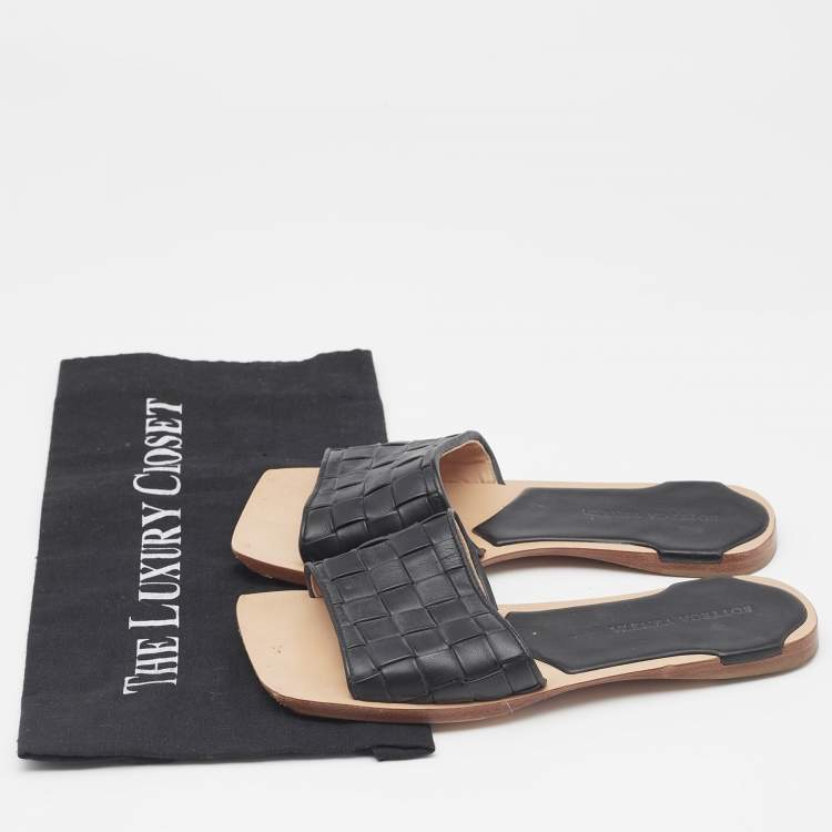Pre Owned Bottega Veneta Black Quilted Leather Lido Flat Slides Size 36