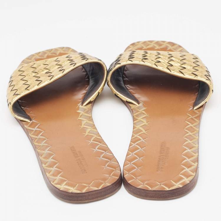 Pre Owned Bottega Veneta Metallic Gold Intrecciato Leather Slide Flats Size 38.5