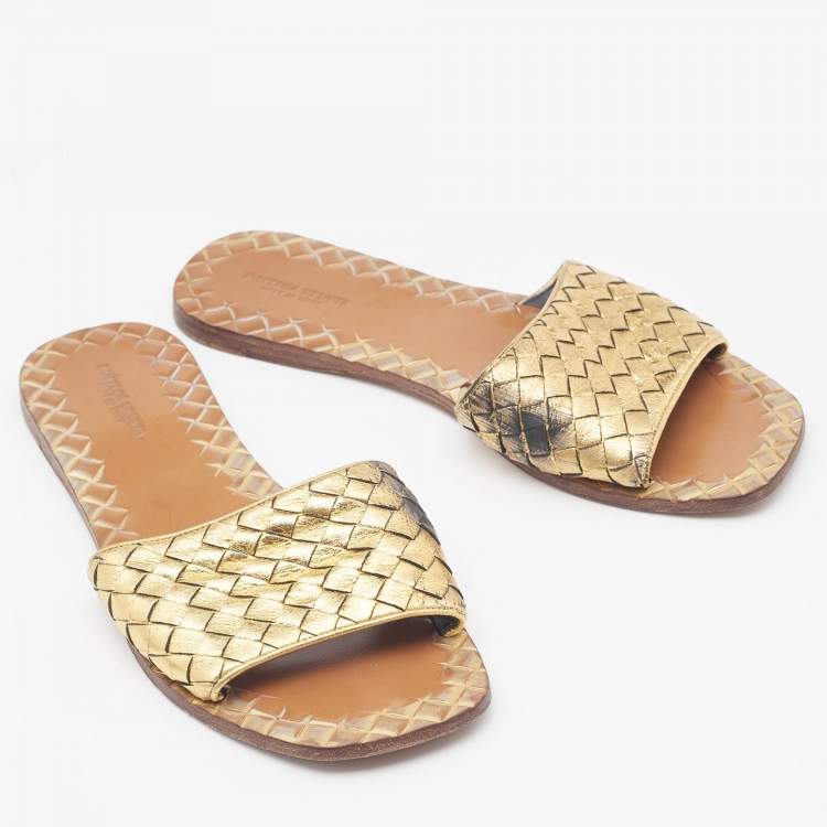 Pre Owned Bottega Veneta Metallic Gold Intrecciato Leather Slide Flats Size 38.5