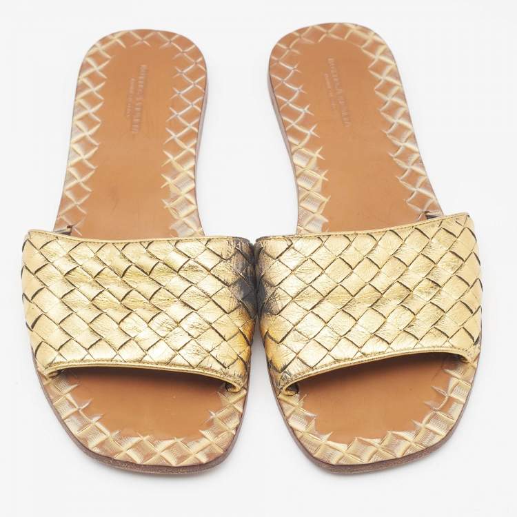 Pre Owned Bottega Veneta Metallic Gold Intrecciato Leather Slide Flats Size 38.5