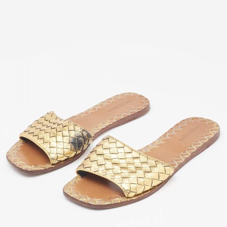Pre Owned Bottega Veneta Metallic Gold Intrecciato Leather Slide Flats Size 38.5