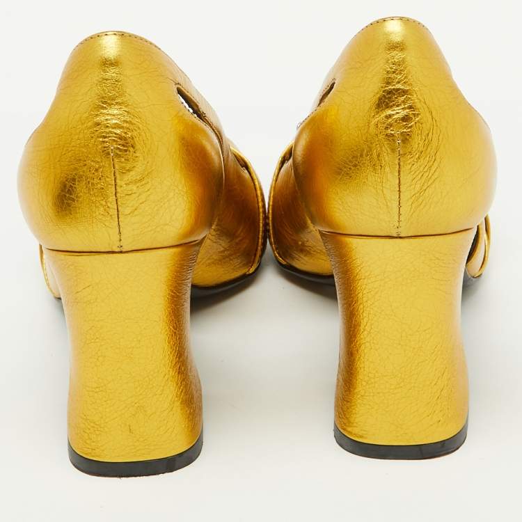 Pre Owned Bottega Veneta Gold Leather Buckle Detail Block Heel Pumps Size 36
