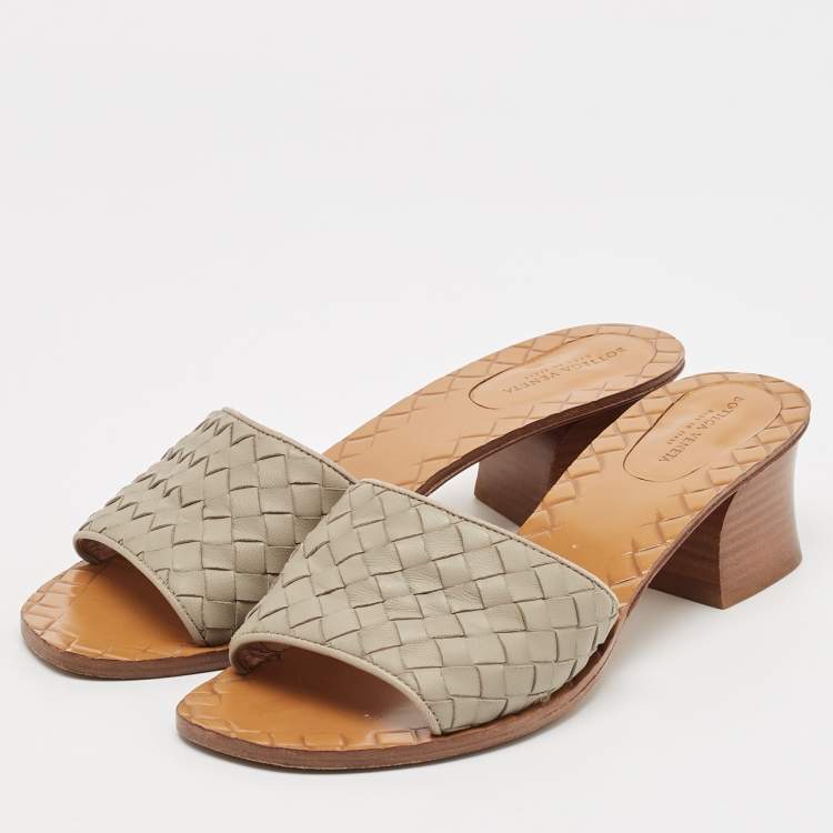 Pre Owned Bottega Veneta Grey Intrecciato Leather Slide Sandals Size 38