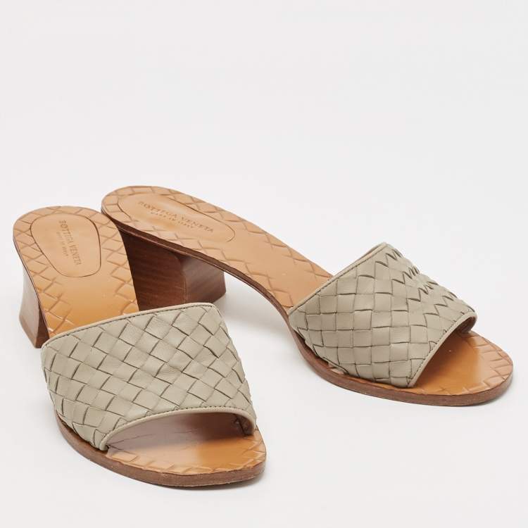 Pre Owned Bottega Veneta Grey Intrecciato Leather Slide Sandals Size 38