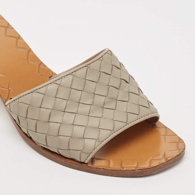 Pre Owned Bottega Veneta Grey Intrecciato Leather Slide Sandals Size 38
