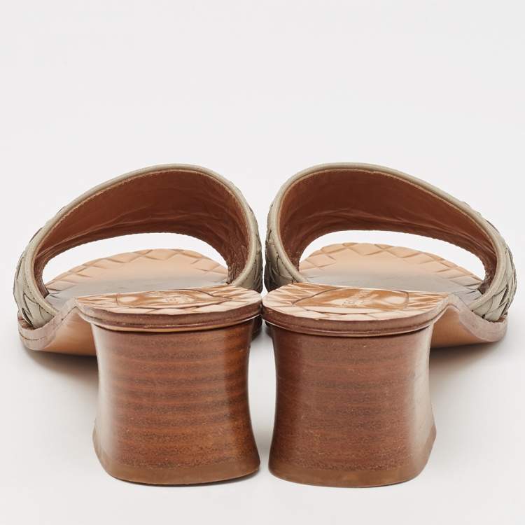Pre Owned Bottega Veneta Grey Intrecciato Leather Slide Sandals Size 38