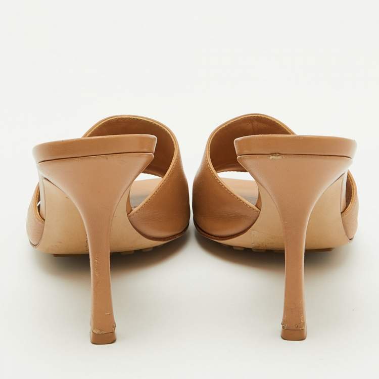 Pre Owned Bottega Veneta Light Brown Leather Stretch Slide Sandals Size 38