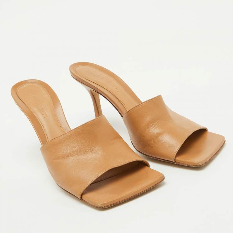 Pre Owned Bottega Veneta Light Brown Leather Stretch Slide Sandals Size 38