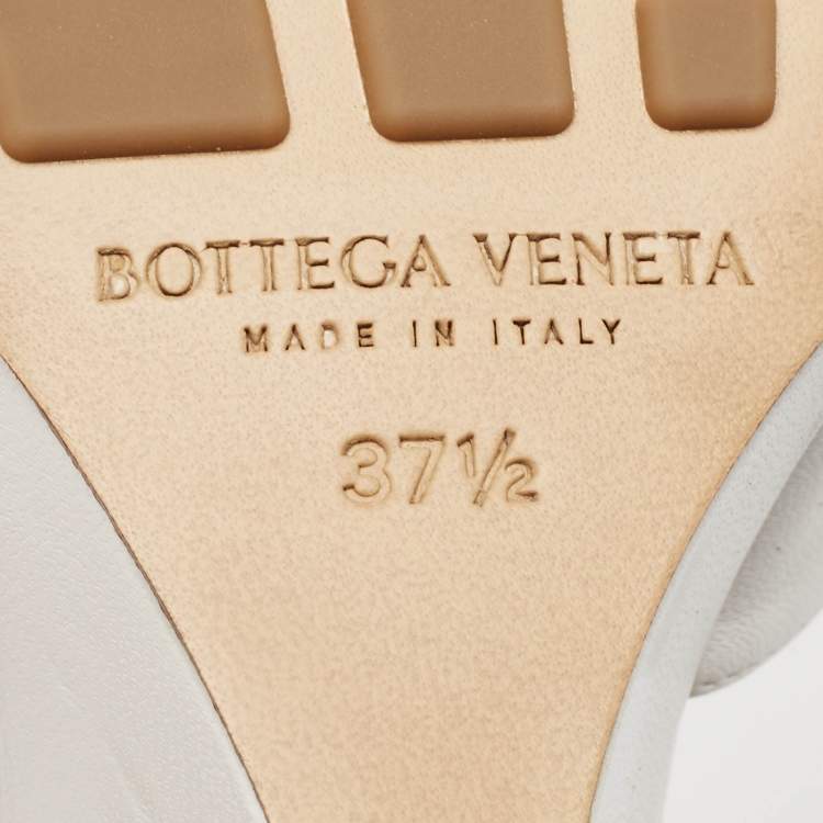 مملوكة مسبقًا Bottega Veneta White Leather Stretch Wedge Sandals Size 37.5
