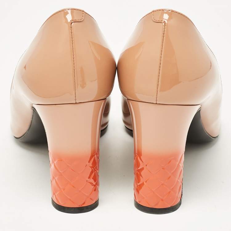 Pre Owned Bottega Veneta Beige Patent Leather Isabella Round Toe Pumps Size 38