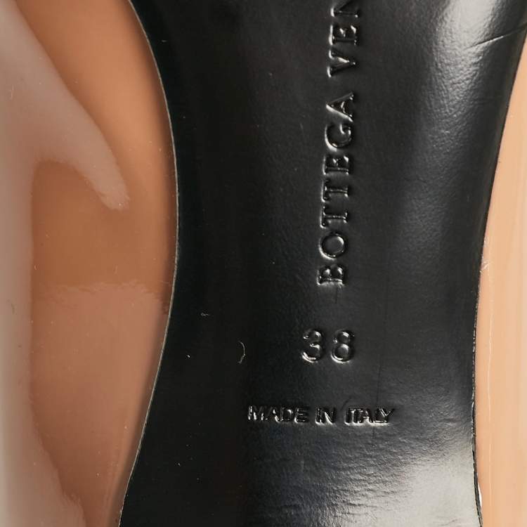 Pre Owned Bottega Veneta Beige Patent Leather Isabella Round Toe Pumps Size 38