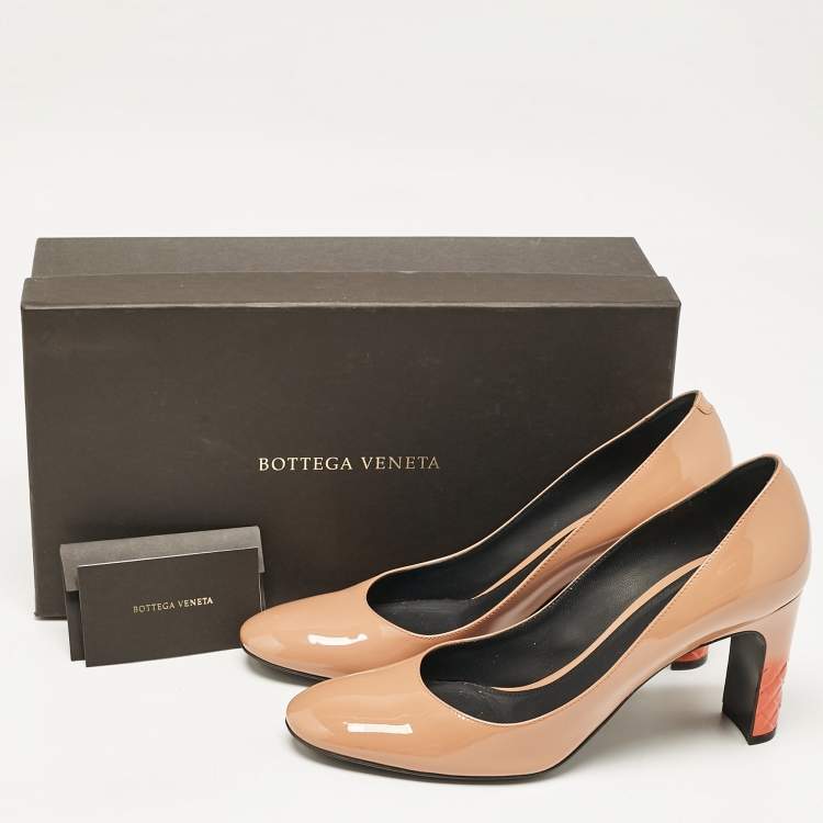 Pre Owned Bottega Veneta Beige Patent Leather Isabella Round Toe Pumps Size 38