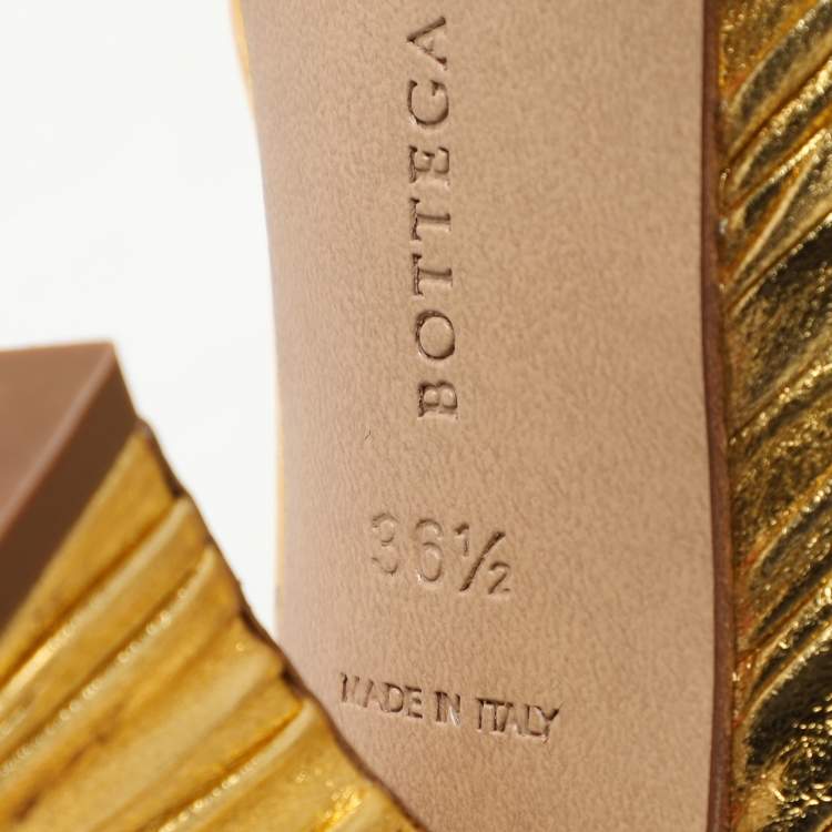 Pre Owned Bottega Veneta Gold Lame Leather Folded Pumps Size 36.5