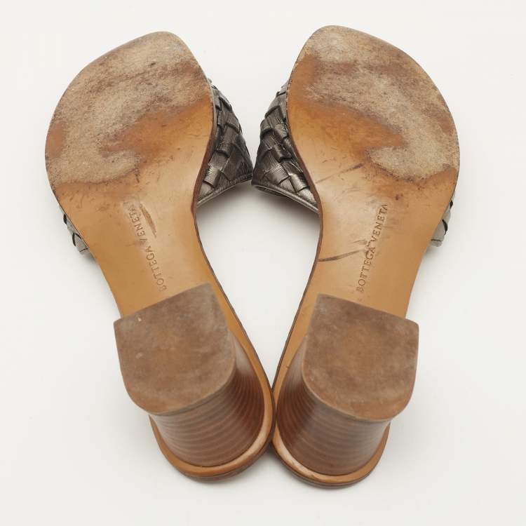 مملوكة مسبقًا Bottega Veneta Metallic Intrecciato Leather Ravello Slide Sandals Size 39
