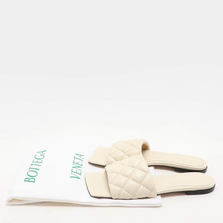 Pre Owned Bottega Veneta Cream Quilted Leather Lido Flat Sandals Size 36