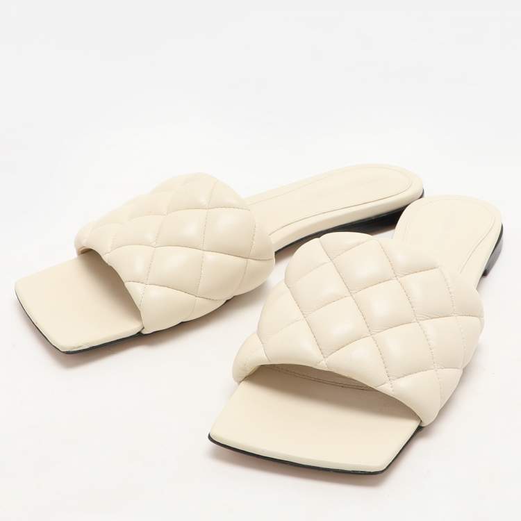 Pre Owned Bottega Veneta Cream Quilted Leather Lido Flat Sandals Size 36