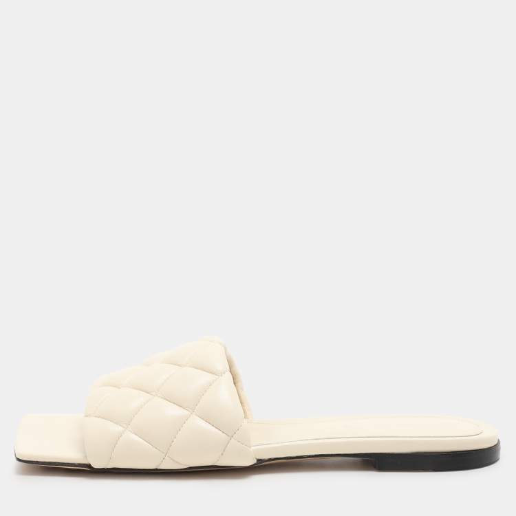 Pre Owned Bottega Veneta Cream Quilted Leather Lido Flat Sandals Size 36