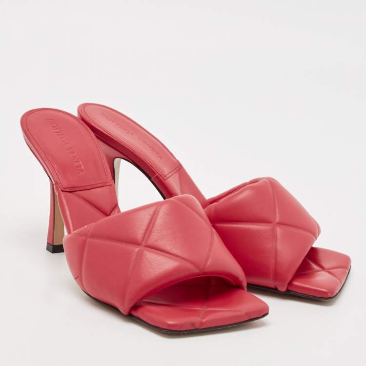 Pre Owned Bottega Veneta Red Intrecciato Leather Lido Mule Sandals Size 37