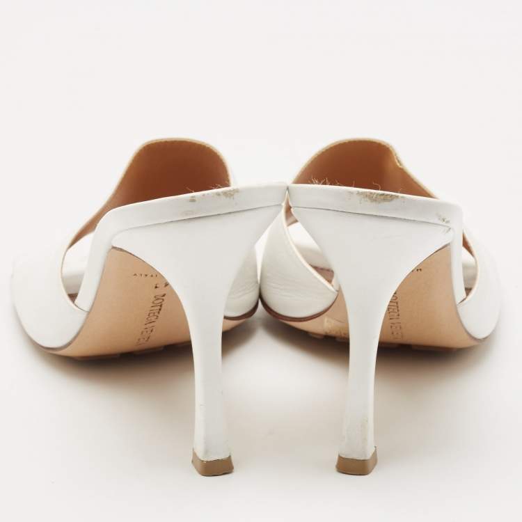 Pre Owned Bottega Veneta White Leather Strech Mules Size 41