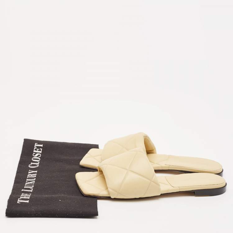 Pre Owned Bottega Veneta Beige Leather Lido Flats Slides Size 39