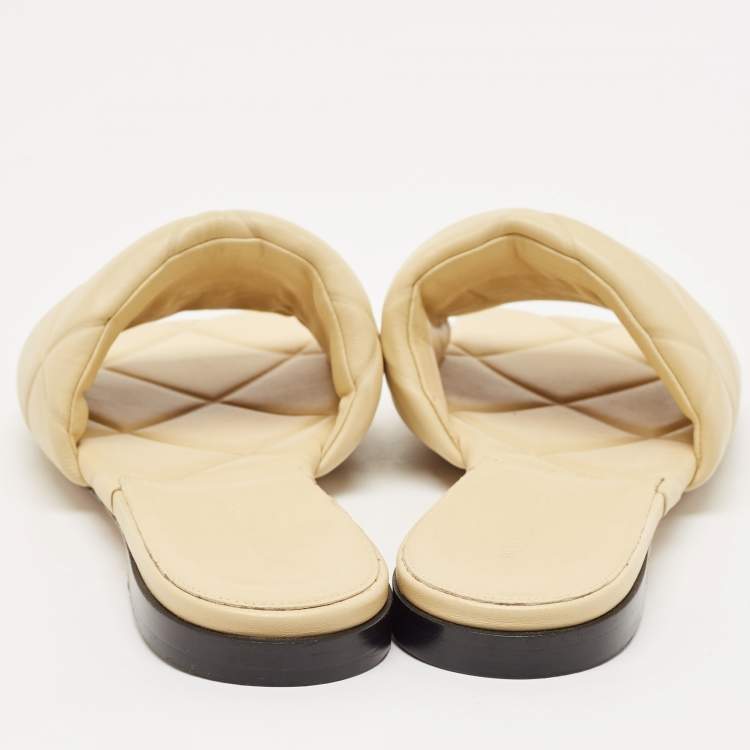 Pre Owned Bottega Veneta Beige Leather Lido Flats Slides Size 39