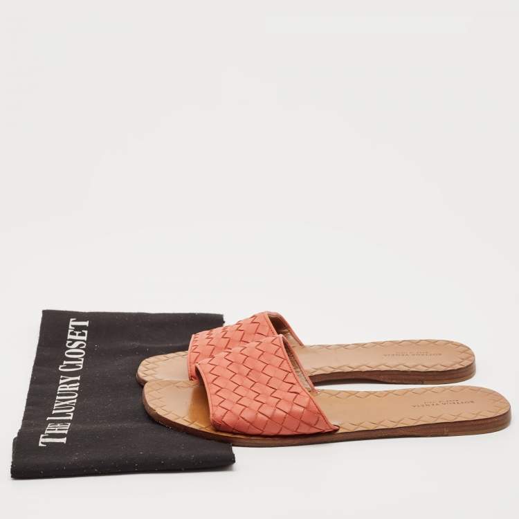 Pre Owned Bottega Veneta Coral Pink Intrecciato Leather Ravello Flat Slides Size 39
