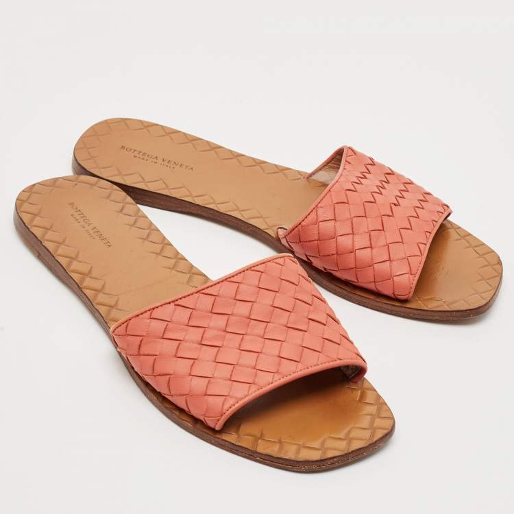 Pre Owned Bottega Veneta Coral Pink Intrecciato Leather Ravello Flat Slides Size 39