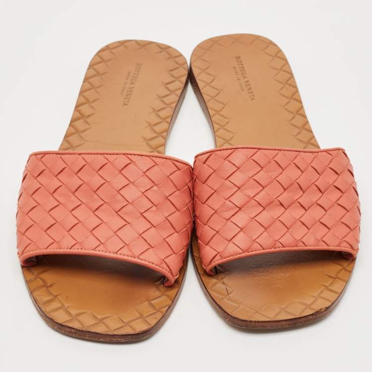 Pre Owned Bottega Veneta Coral Pink Intrecciato Leather Ravello Flat Slides Size 39