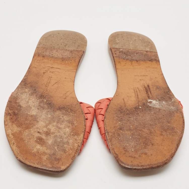 Pre Owned Bottega Veneta Coral Pink Intrecciato Leather Ravello Flat Slides Size 39