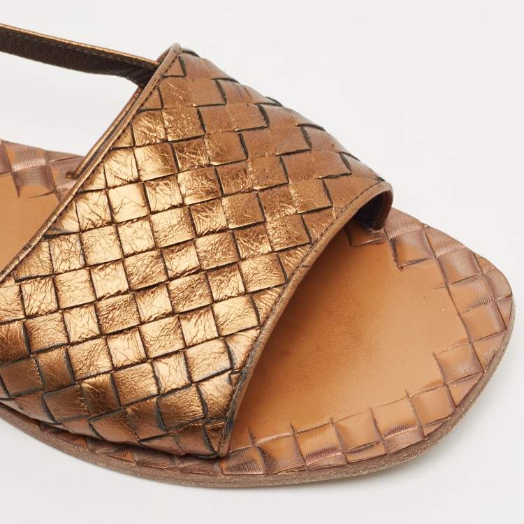 Pre Owned Bottega Veneta Bronze Intrecciato Leather Calvados Flat Sandals Size 40