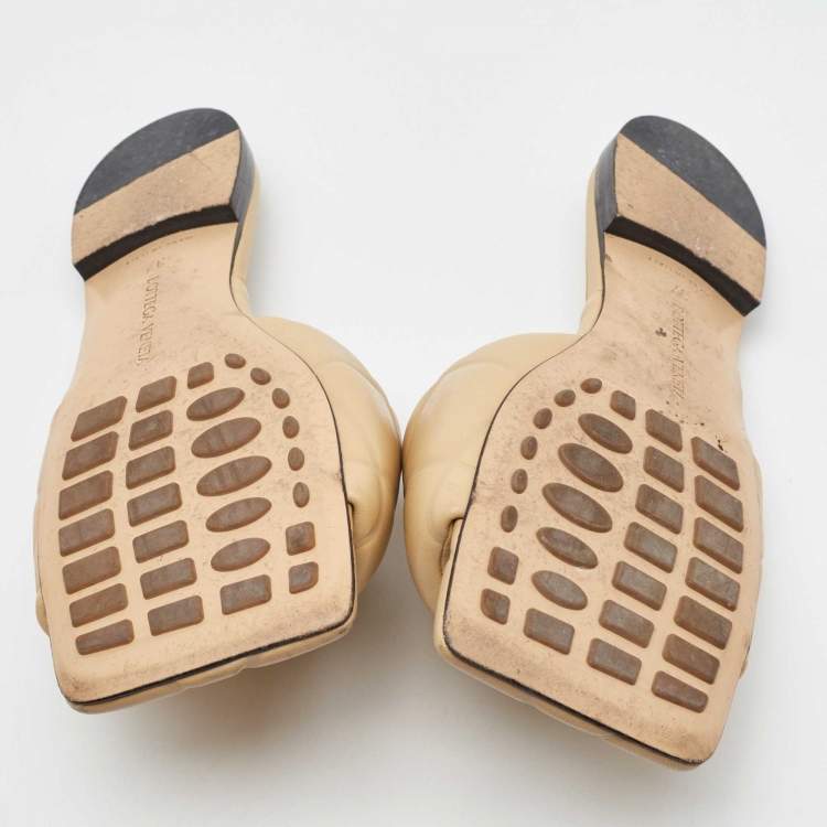 Pre Owned Bottega Veneta Beige Leather Lido Flat Sandals Size 37