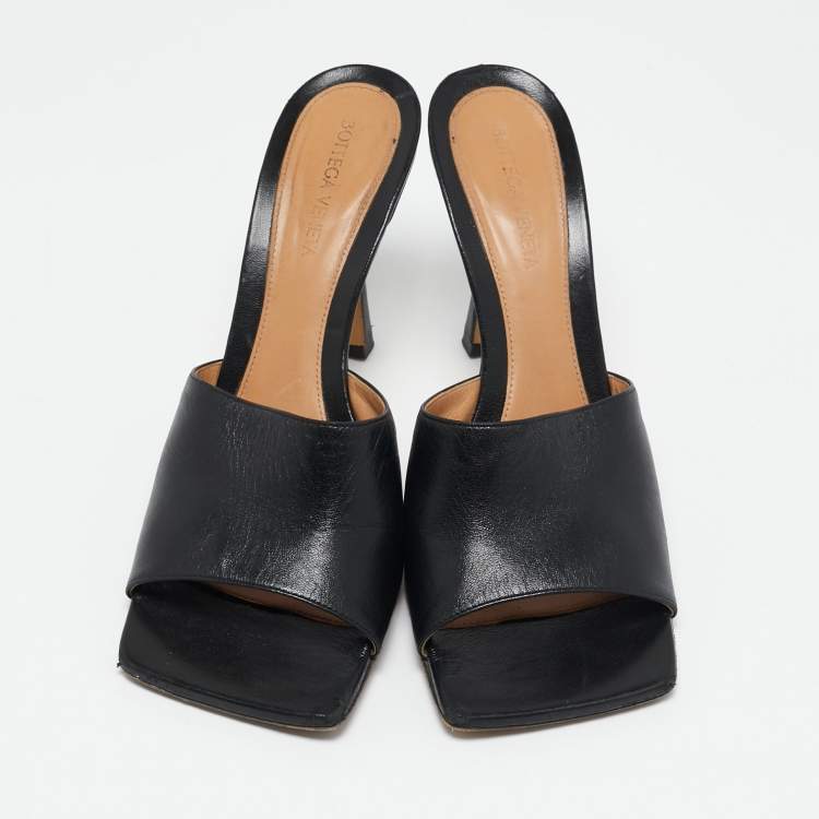 Pre Owned Bottega Veneta Black Leather Stretch Square Toe Slide Sandals Size 40