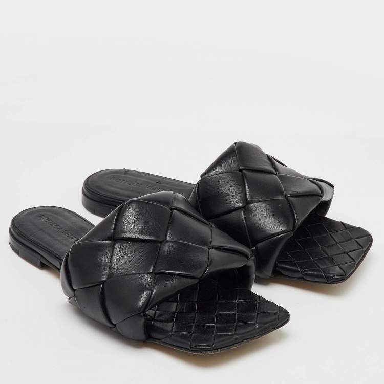 Pre Owned Bottega Veneta Black Intrecciato Leather Lido Flat Sandals Size 37