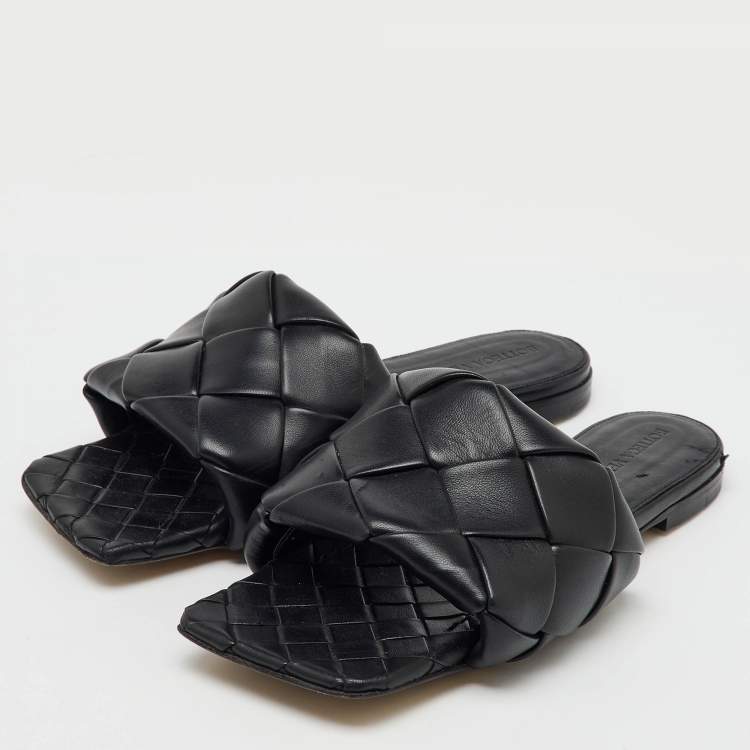 Pre Owned Bottega Veneta Black Intrecciato Leather Lido Flat Sandals Size 37