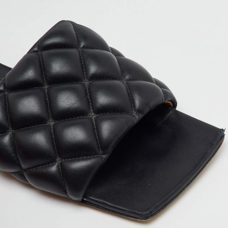 Pre Owned Bottega Veneta Black Quilted Leather Lido Flat Slide Sandals Size 36