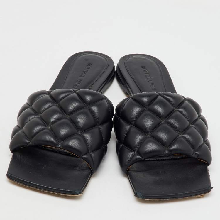 Pre Owned Bottega Veneta Black Quilted Leather Lido Flat Slide Sandals Size 36