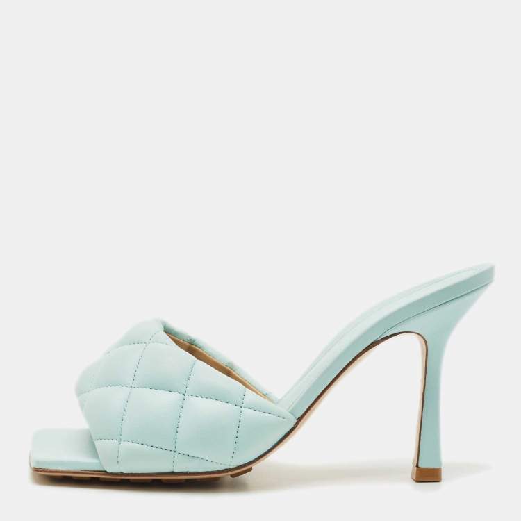 Pre Owned Bottega Veneta Light Blue Quilted Leather Lido Slide Sandals Size 35