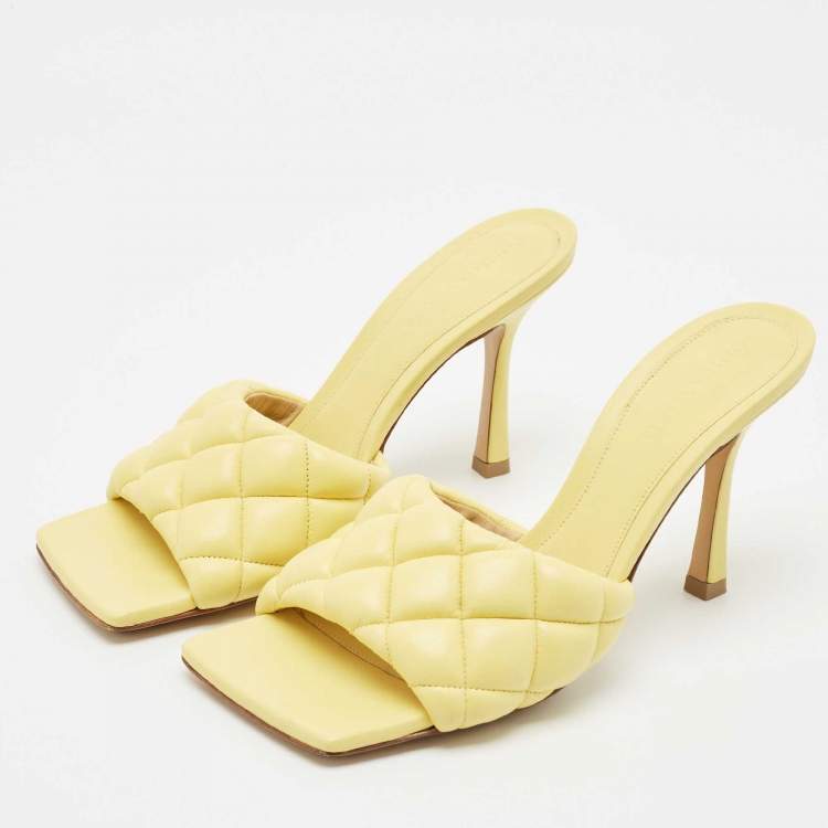 مملوكة مسبقًا Bottega Veneta Yellow Quilted Leather Lido Slide Sandals Size 38