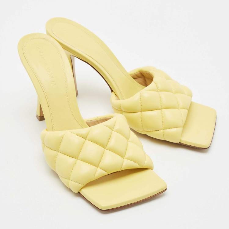 مملوكة مسبقًا Bottega Veneta Yellow Quilted Leather Lido Slide Sandals Size 38