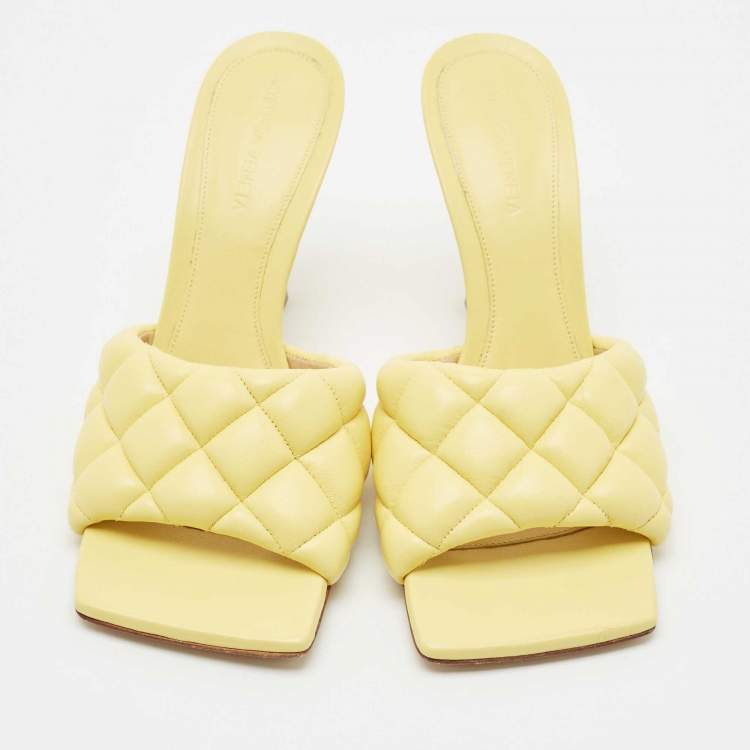 مملوكة مسبقًا Bottega Veneta Yellow Quilted Leather Lido Slide Sandals Size 38