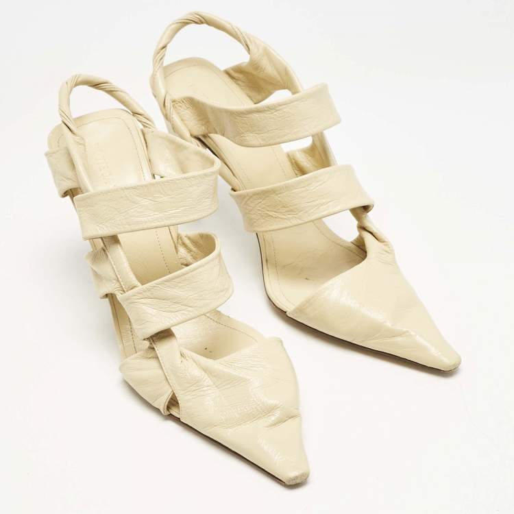 Pre Owned Bottega Veneta Cream Leather Ankle Strap Pumps Size 38