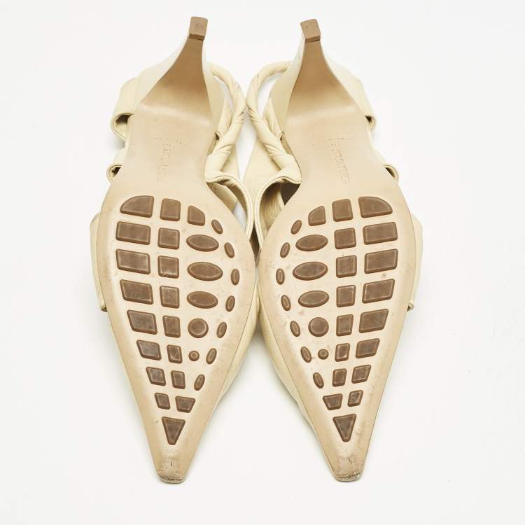 Pre Owned Bottega Veneta Cream Leather Ankle Strap Pumps Size 38