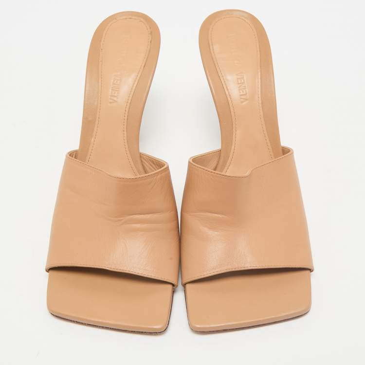 Pre Owned Bottega Veneta Light Brown Leather Stretch Slide Sandals Size 37