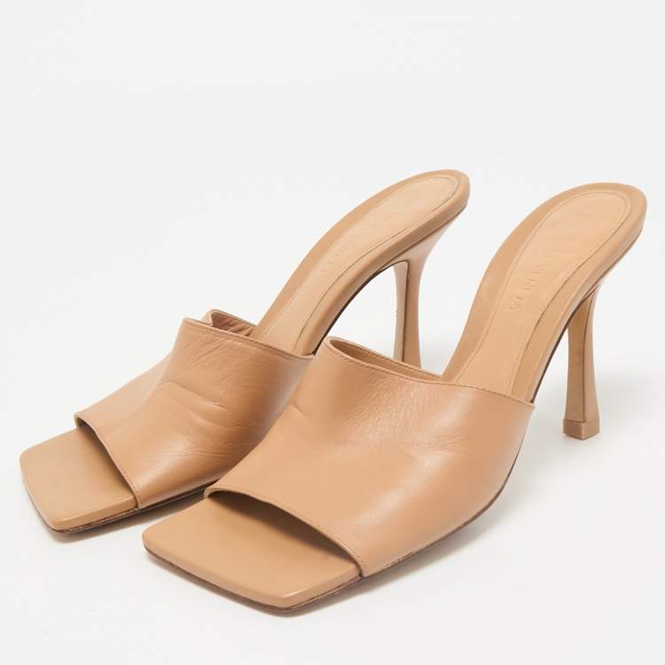 Pre Owned Bottega Veneta Light Brown Leather Stretch Slide Sandals Size 37