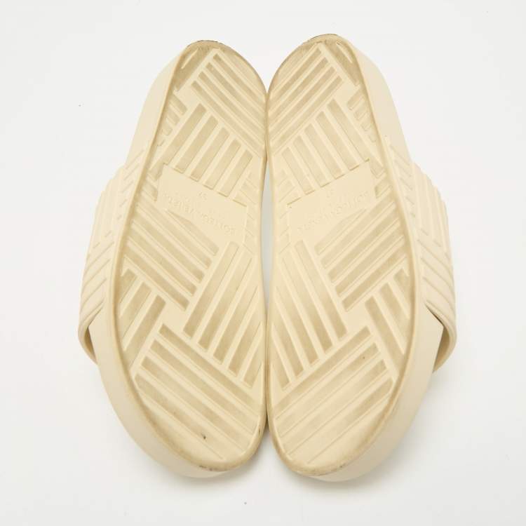 Pre Owned Bottega Veneta Cream Embossed Rubber Flat Slide Sandals Size 37
