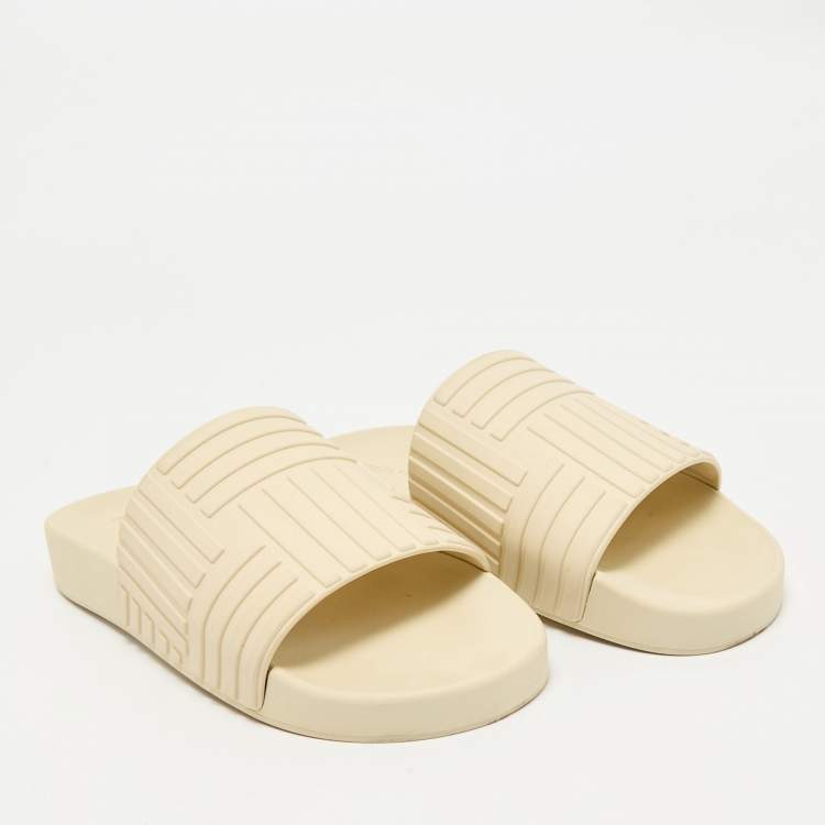 Pre Owned Bottega Veneta Cream Embossed Rubber Flat Slide Sandals Size 37