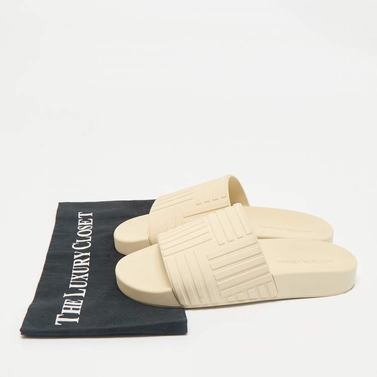 Pre Owned Bottega Veneta Cream Embossed Rubber Flat Slide Sandals Size 37