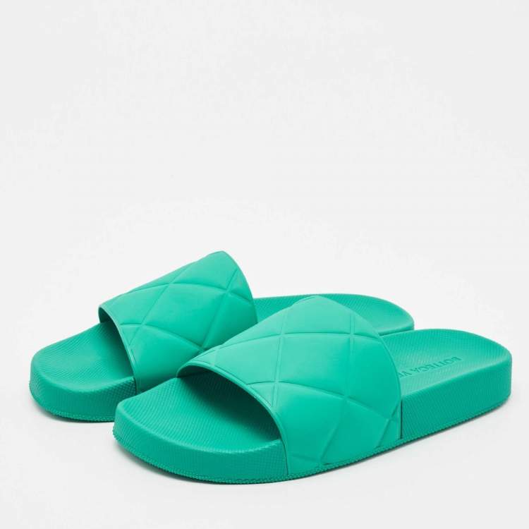 Pre Owned Bottega Veneta Green Rubber Pool Flat Slides Size 38