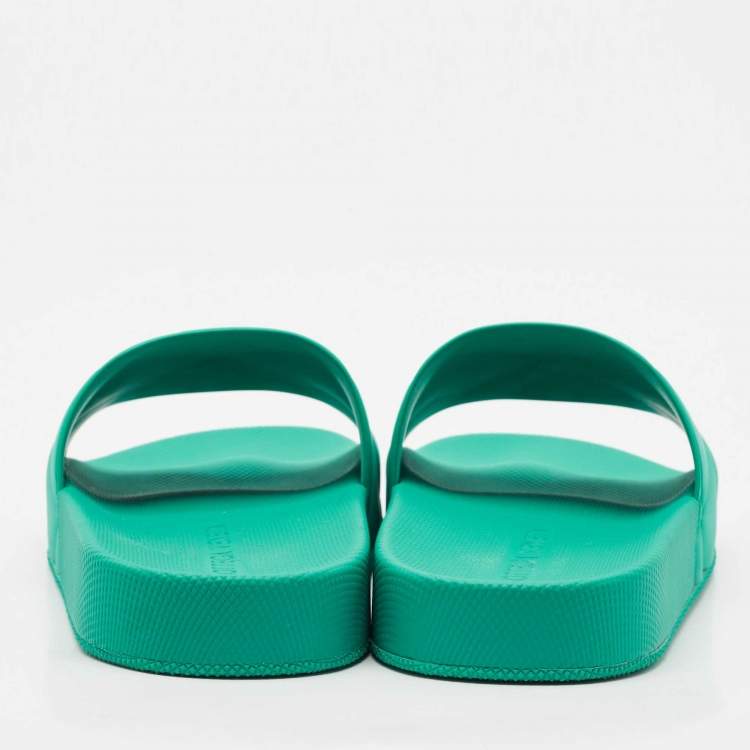 Pre Owned Bottega Veneta Green Rubber Pool Flat Slides Size 38