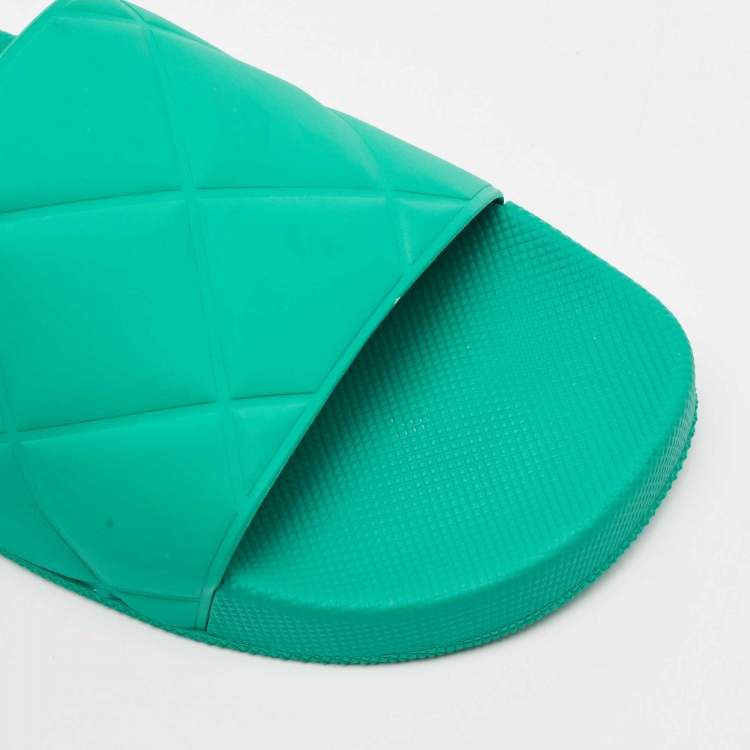Pre Owned Bottega Veneta Green Rubber Pool Flat Slides Size 38